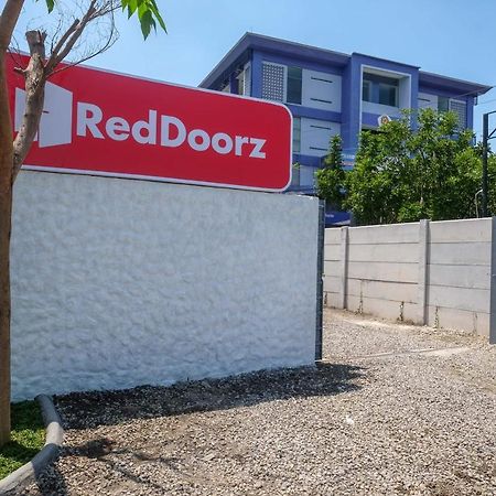 Hotel Reddoorz Near Tugu Kartasura Sukoharjo Exterior foto