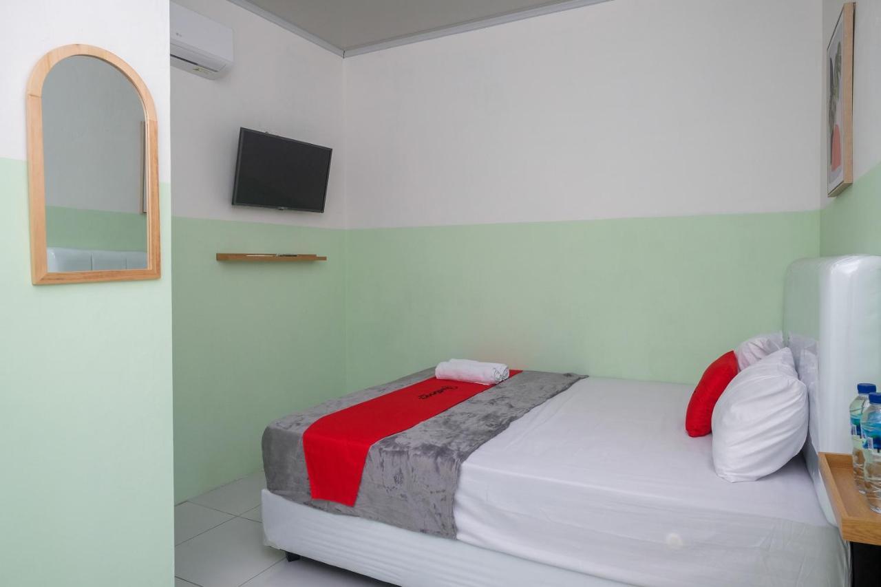 Hotel Reddoorz Near Tugu Kartasura Sukoharjo Exterior foto